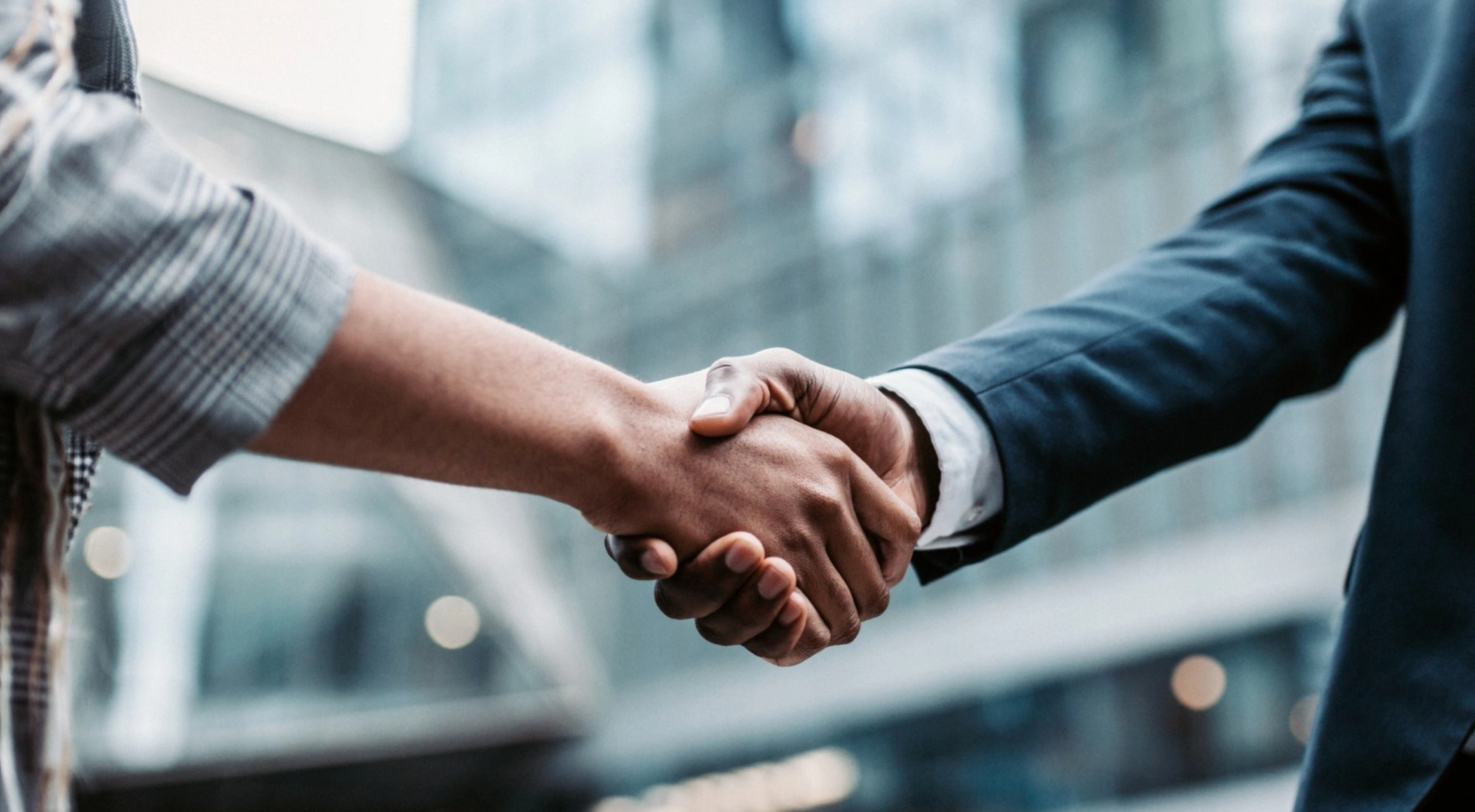 Almaviva firma acuerdo con fondos de Apax para adquirir TIVIT y acelerar su expansión digital en América Latina