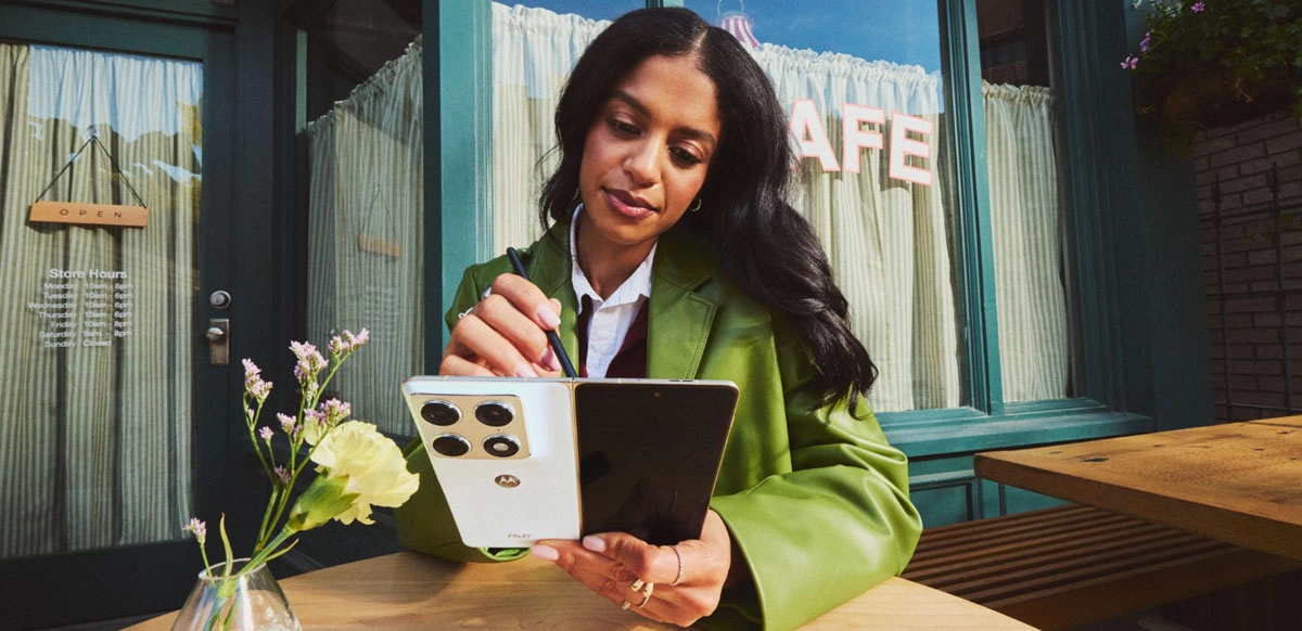 Motorola anuncia en CES 2026 su ecosistema premium: razr fold, motorola signature, moto things y accesorios con IA integrada