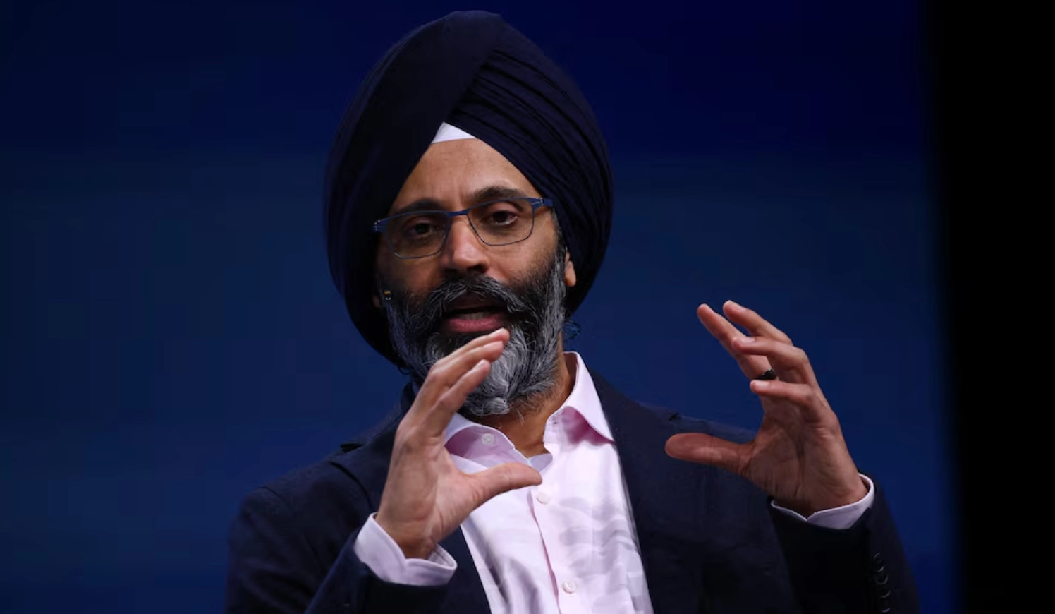 Disney nombra a su primer CTO: un ex Microsoft y CEO de Character.AI liderará la tecnología