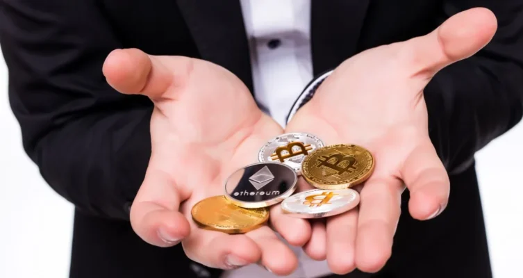 Las grandes empresas están aumentando sus reservas en criptoactivos, reflejando un cambio significativo en la adopción corporativa.