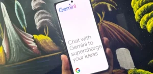 Más de 7000 docentes ya fueron capacitados para utilizar Gemini, la herramienta de IA generativa de Google, en el aula.