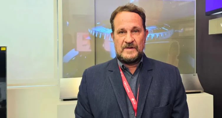 Fernando Andina, Information Display Sales Manager de LG Argentina.
