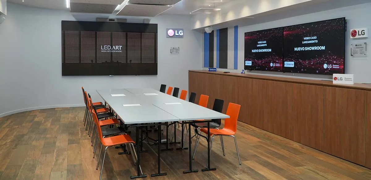 Nuevo showroom en Distecna, modernizado con pantalla LG.