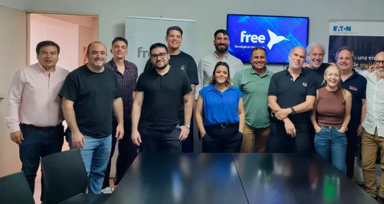 Equipo de Free y de Eaton, una de las marcas que distribuyen.,