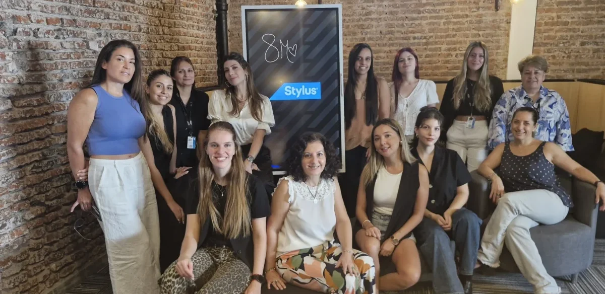El equipo de Stylus esta compuesto en su mayoría por mujeres en distintos roles dentro de la empresa.