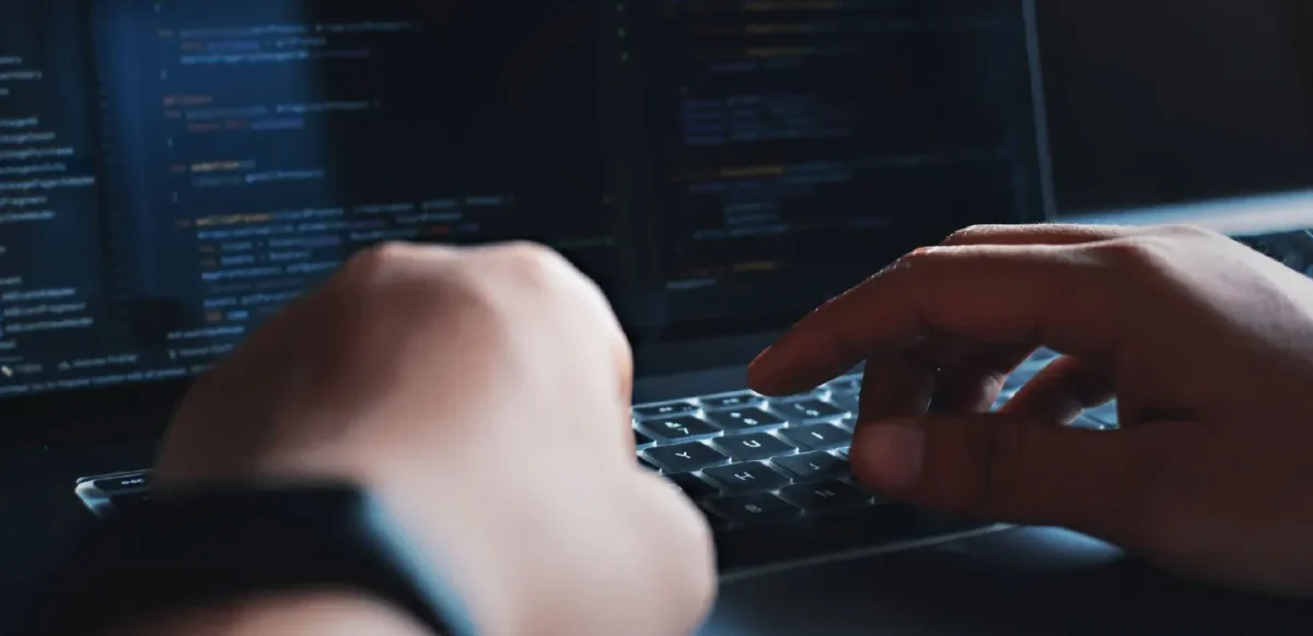 La nueva versión de Red Hat Developer Hub incluye herramientas analíticas, plugins dinámicos y capacidades de desarrollo local que mejoran la experiencia del desarrollador y aceleran la innovación empresarial.