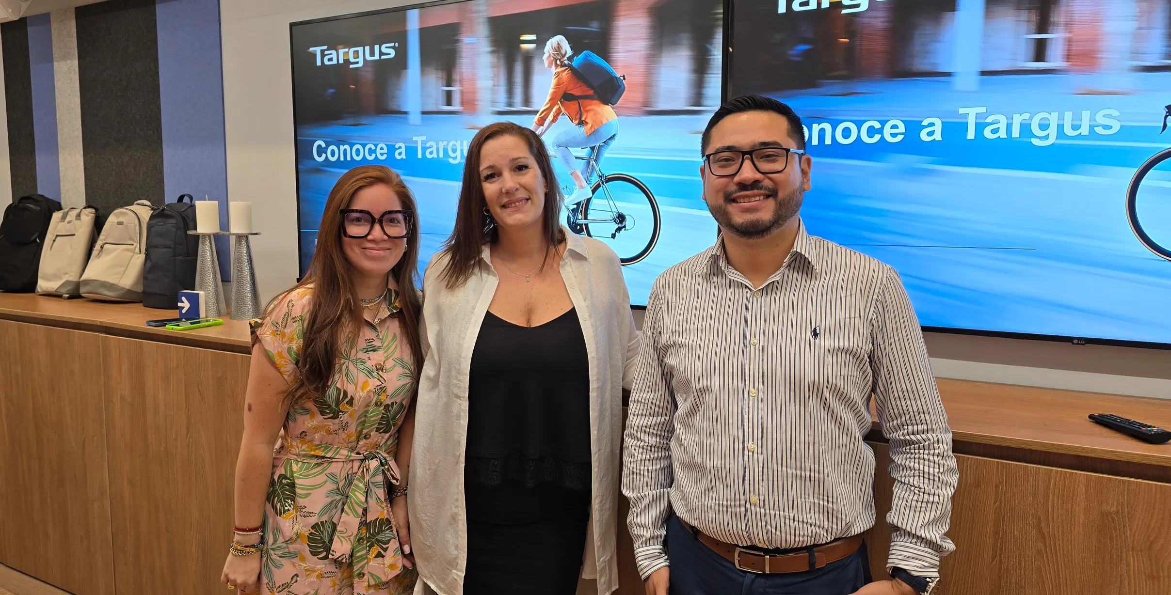 Izq. a Der. Paola DiGianvito (Targus),Ana López (Distecna) y Alfredo Kanashiro (Targus)
