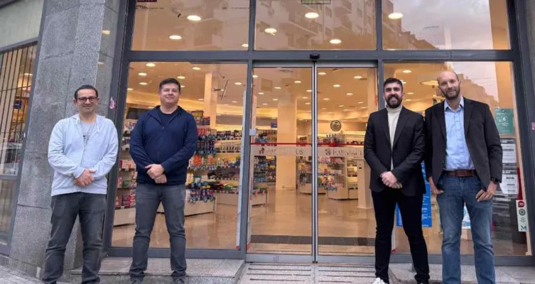 Christian Juárez Matorras y guido Sadovsky de Farma plus y Diego Piron, gerente comercial de Future Workers.