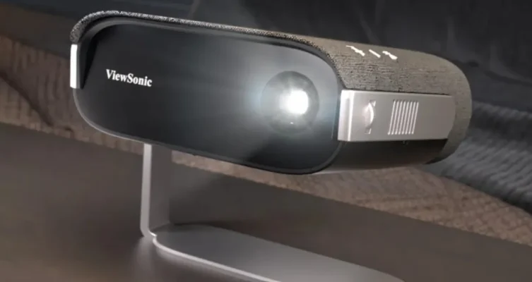 La marca cuenta que el proyector portátil M1X es un equipo compacto y liviano que cuenta con fuente de luz LED y un exclusivo soporte inteligente 3 en 1 patentado