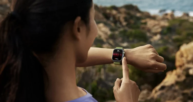 En el ámbito de la salud, la serie incorpora innovaciones como seguimiento de la variabilidad de la frecuencia cardíaca (VFC), asistente emocional y más.