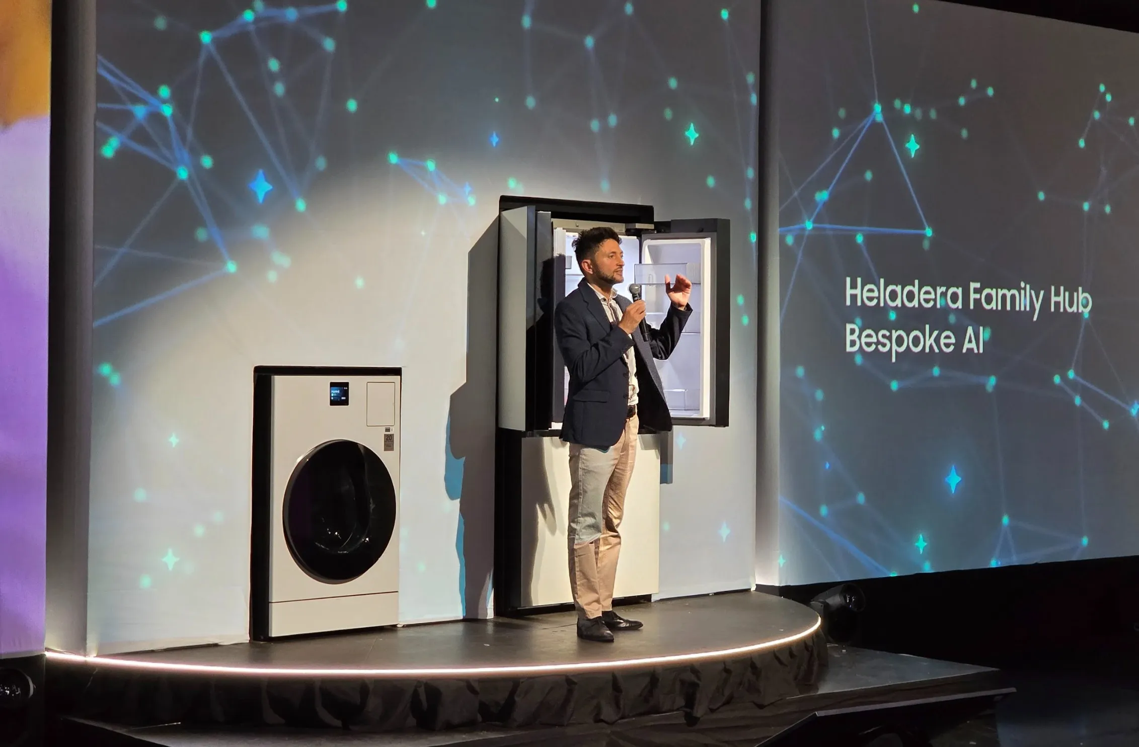 Samsung asegura que redefine el concepto de hogar inteligente: productos conectados, adaptativos y diseñados a medida para simplificar la vida cotidiana y transformar la rutina en una experiencia personalizada.