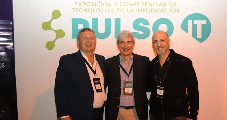 Sergio Airoldi, vicepresidente; Alejandro Boggio, presidente de CADMIPyA y Gustavo Geldart.