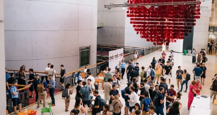 La cita será los días 4, 5 y 6 de julio en Complejo Art Media y en Plaza Galicia, y contará con charlas, workshops y una instancia de hackatón.