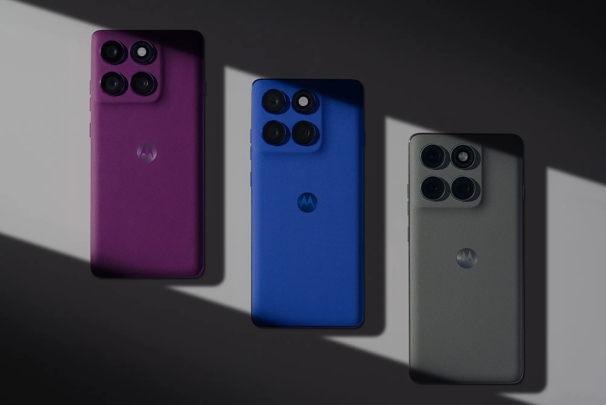 A nivel multimedia, el equipo ofrece una experiencia inmersiva con su pantalla pOLED Quad-curved de 6,7”, la más brillante de Motorola, y sonido envolvente Dolby Atmos.