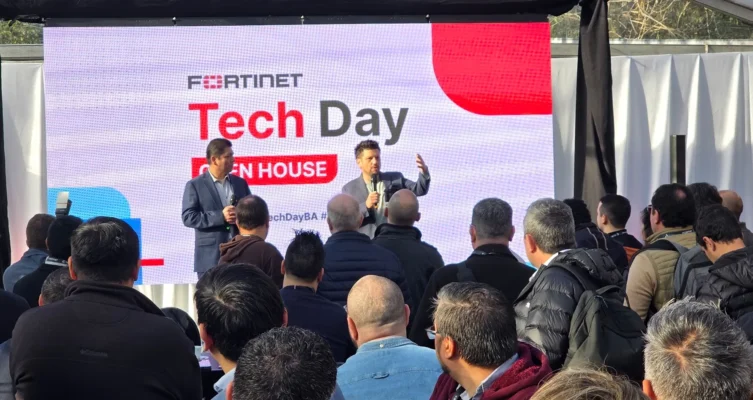 Izq. a Der. Martín Hoz, vicepresidente sénior de ingeniería para América Latina, el Caribe y Canadá y Hernando Castiglioni, Director de Ingeniería de Fortinet en Argentina.