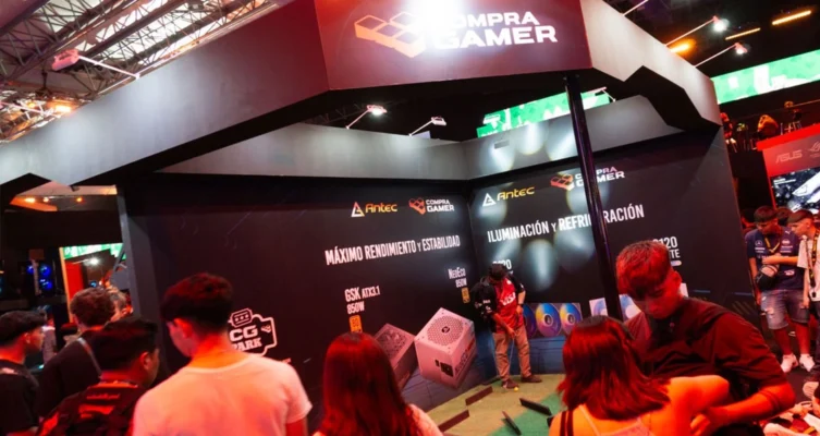 La compañía presentará la “Zona Compra Gamer”, un espacio de 6.000 metros cuadrados diseñado con una propuesta de última generación para que los asistentes puedan probar equipos y experimentar de primera mano la mejor tecnología del mercado.