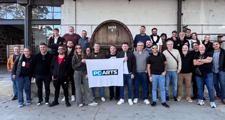 PC Arts PowerUp es un espacio para fortalecer relaciones y generar negocios.