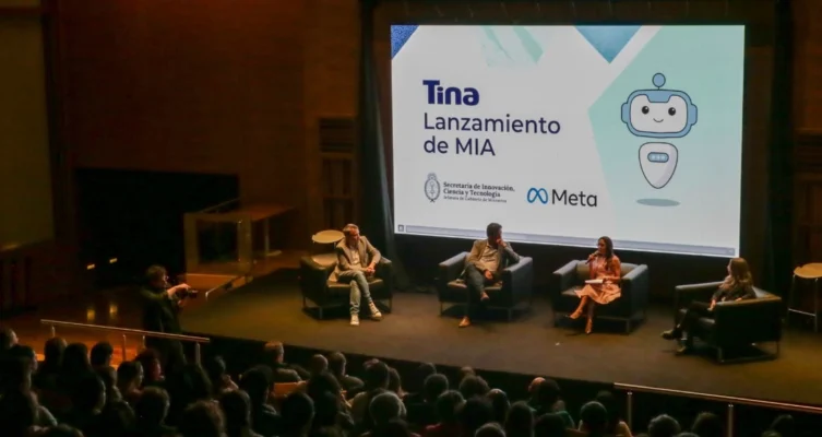 Presentan a MIA, el nuevo chatbot con inteligencia artificial.
