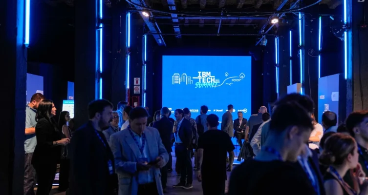 El Konex se transformó en un espacio de colaboración e inspiración durante el IBM Tech Summit 2025, impulsando el diálogo sobre el futuro digital.