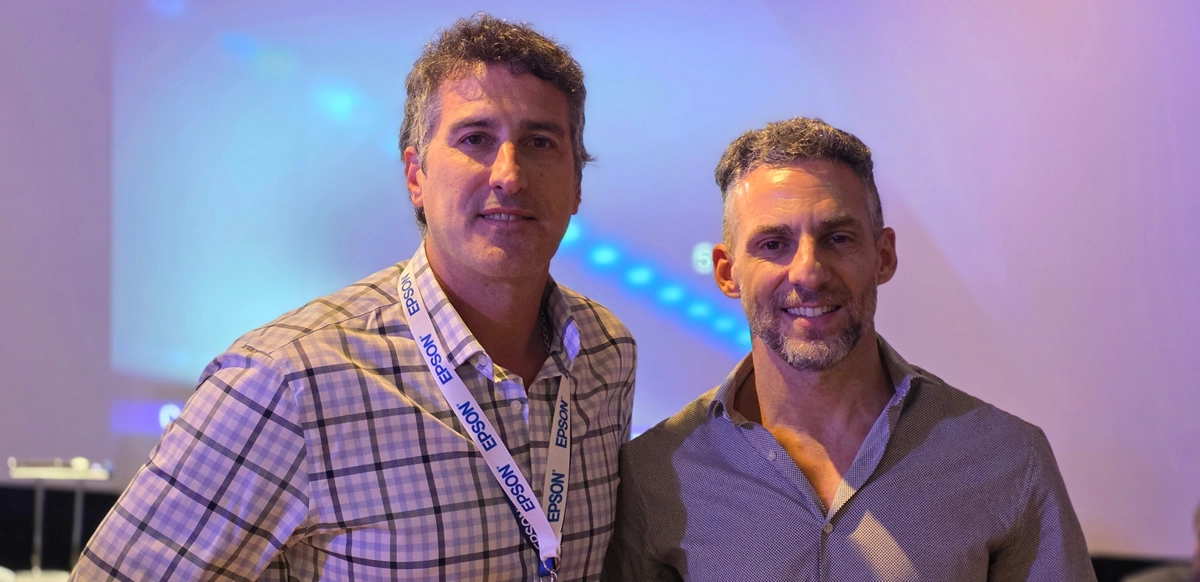 Pablo Kasjan, Head of Consumer para Argentina, Paraguay y Uruguay en Epson, junto a Maximiliano Figueroa, Ejecutivo de Cuentas del canal mayorista de Epson Argentina.