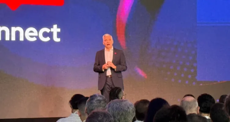 Más de 400 profesionales de la industria tecnológica participaron en el Red Hat Summit: Connect Buenos Aires 2025, realizado en el Faena Art Center, donde la compañía destacó cómo la inteligencia artificial abierta impulsa la innovación, la eficiencia y la sostenibilidad empresarial.