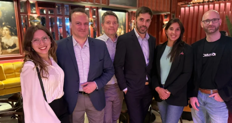 Valentina Díaz, responsable de Marketing en Distecna, Marcelo Eduardo Volpi, director de Sudamérica de CommScope, Marcos Martínez , partner manager de cableado en Distecna, Verónica Barbera, vendor manager de Distecna y Ariel Peraga, ingeniería de preventa de Infraestructura en Distecna