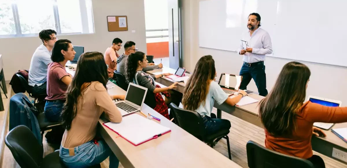 Eleva propone un nuevo modelo educativo con IA integrada