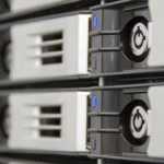 El almacenamiento NAS se consolida como la solución ideal para hogares y PyMEs que buscan seguridad y acceso rápido a sus datos.