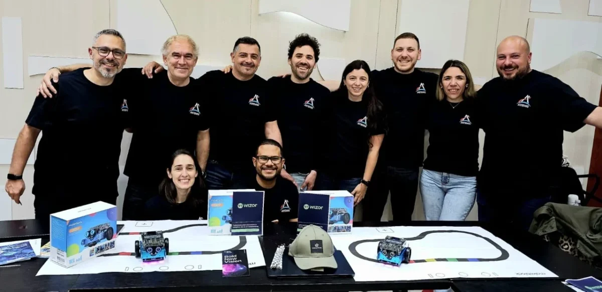 El equipo de Wizor encargado del desarrollo del simulador