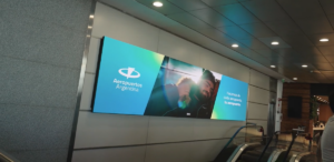 Samsung implementó cartelería digital en seis de las principales terminales del país