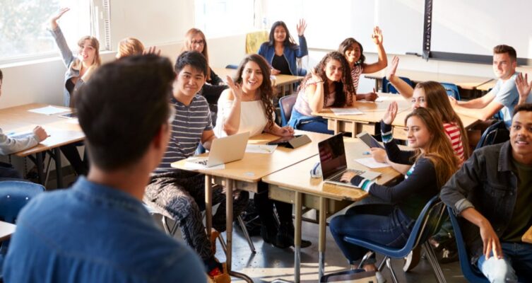 Epson presenta soluciones tecnológicas para modernizar aulas y espacios administrativos.