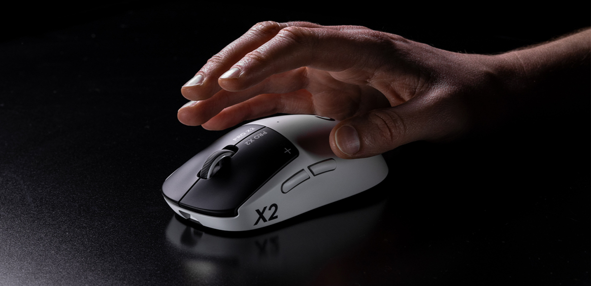 El dispositivo estrena SUPERSTRIKE, una tecnología pendiente de patente que reemplaza los microinterruptores tradicionales por un Sistema de Disparo Inductivo Háptico (HITS).