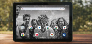 El equipo trae Bluetooth 5.0, Wi-Fi dual band, USB Tipo C, batería de 6000 mAh, cámara trasera de 5 MP, frontal de 2 MP y lector microSD hasta 256 GB.