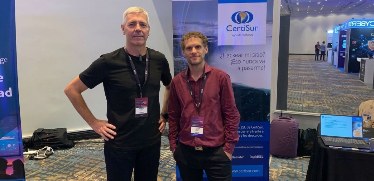 Néstor Masnatta, Project Manager de CertiSur, y Francisco Javier García Apa, Analista de infraestructura en CertiSur.