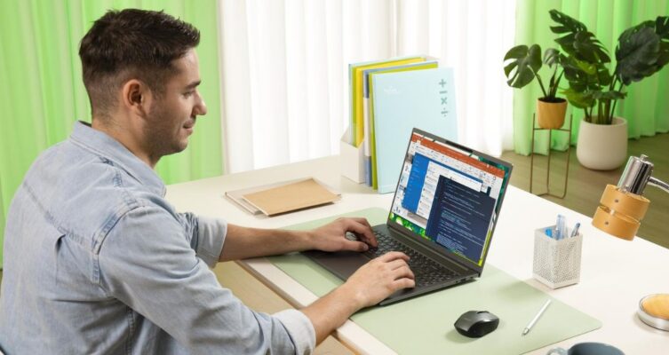 El arranque dual permite usar dos sistemas operativos con acceso completo al hardware, combinando el rendimiento y la flexibilidad para tareas avanzadas con la compatibilidad de uso diario.