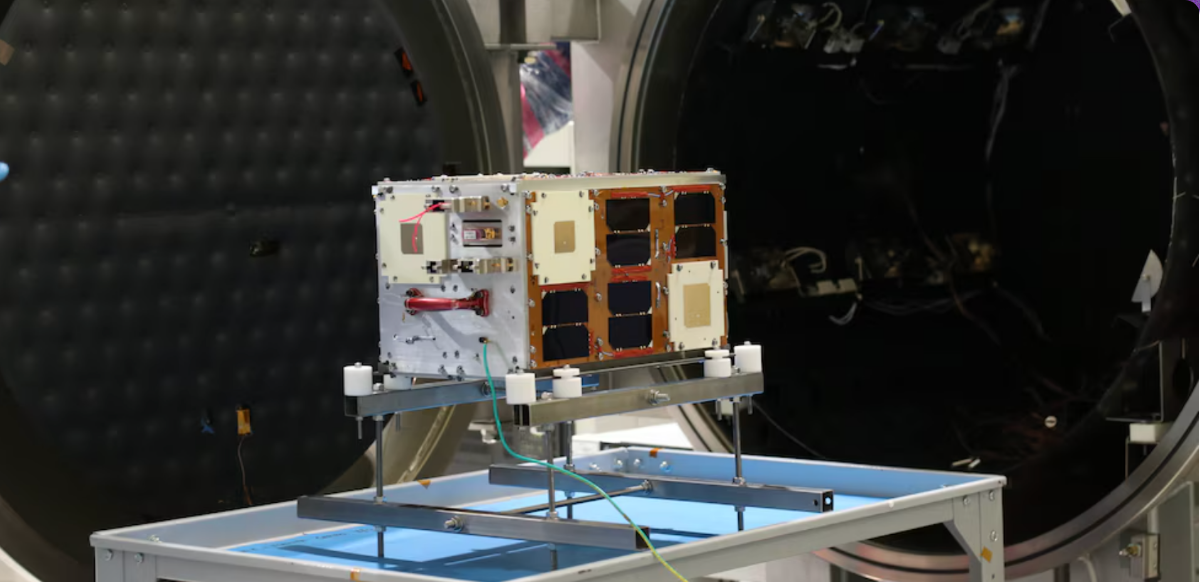 Atenea, microsatélite argentino que acompañó la misión Artemis II de la NASA alrededor de la Luna (Conae)