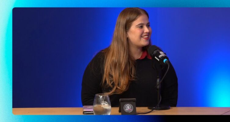 Dalila Sol Rodríguez, integrante de Exing, participa del ciclo Voces de Canales IT, donde analiza el impacto de las nuevas generaciones en la industria tecnológica.