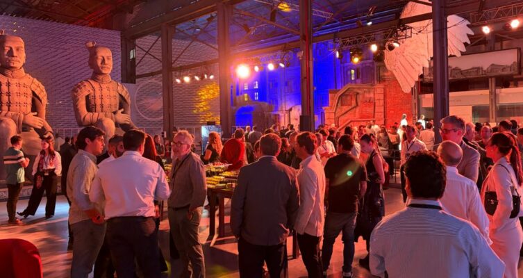 El encuentro, que se realizó en el Teatro Colón Fábrica, contó con la participación de las principales marcas del ecosistema tecnológico que forman parte del portfolio de Nexsys, entre ellas Adobe, HP, HPE, Lenovo, IBM, Microsoft, Red Hat, entre otras.