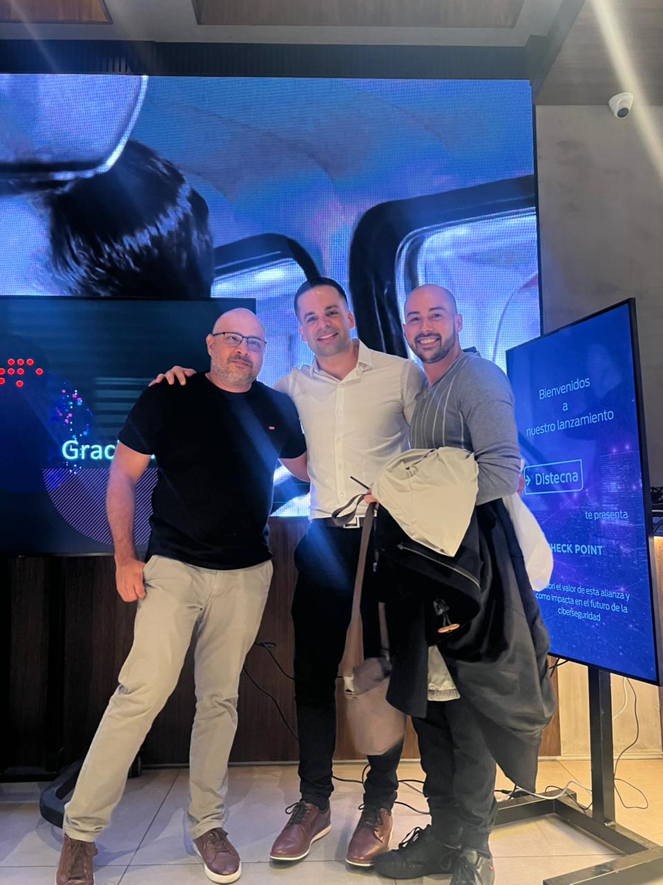 La alianza busca transformar el modo en que empresas y particulares acceden a tecnologías de protección de datos y control de amenazas