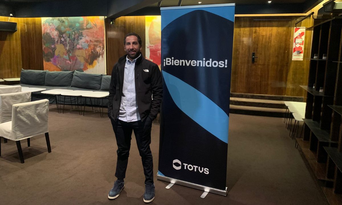 Alexandre Aprendino explicó que la estrategia de IA de la empresa se enfoca en agentes inteligentes especializados y no en modelos generalistas.
