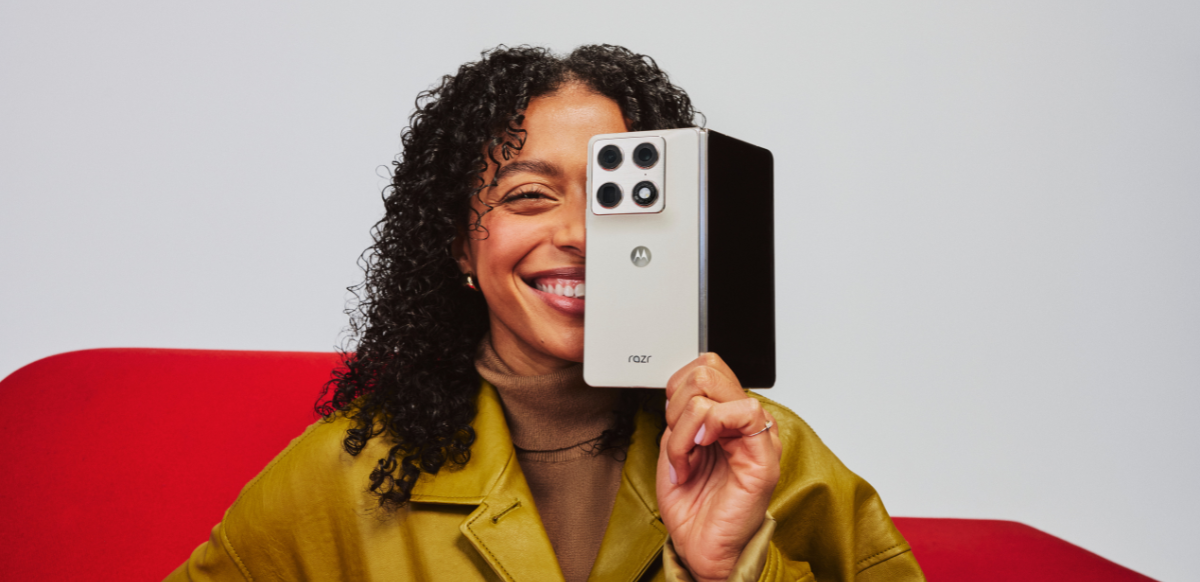Con apenas 4,6 mm de grosor abierto, el nuevo plegable de Motorola apuesta por un diseño ultradelgado y resistente.
