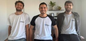 Los fundadores del proyecto: Joaquín Eidlicz, Agustín Mendilaharzu y Martín Anús.