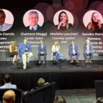 Moderado por Desirée Jaimovich, Directora Periodística de ITSitio, el panel reunió a ejecutivos de Fortinet, IBM, Intel, Kingston y Lenovo, quienes compartieron su visión sobre el presente y futuro del sector tecnológico.