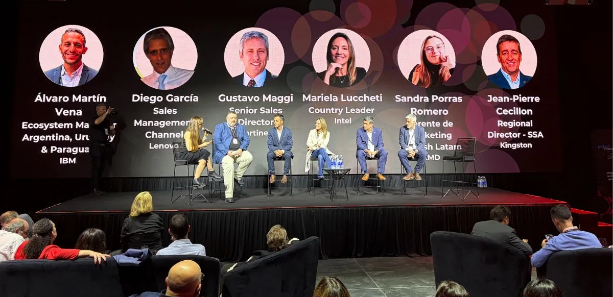 Moderado por Desirée Jaimovich, Directora Periodística de ITSitio, el panel reunió a ejecutivos de Fortinet, IBM, Intel, Kingston y Lenovo, quienes compartieron su visión sobre el presente y futuro del sector tecnológico.