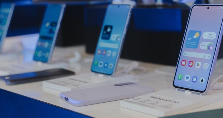 Dos smartphone que refuerzan su propuesta en la gama media con un fuerte enfoque en IA, rendimiento y durabilidad.