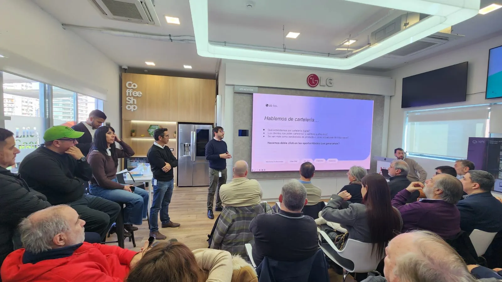 Partners, integradores y especialistas del ecosistema tecnológico participaron del Open Day organizado por LG y Seytech para conocer las últimas tendencias y oportunidades de negocio en cartelería digital.
