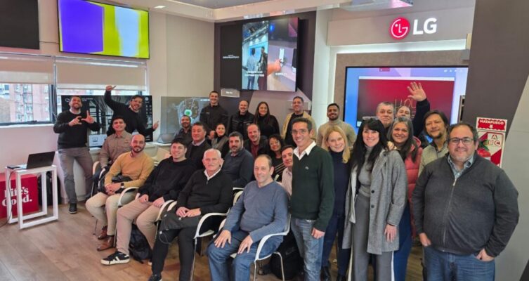 Seytech incorporó las soluciones profesionales de LG a su portafolio para impulsar proyectos de Digital Signage en Argentina y Chile, con foco en el soporte a canales e integradores.