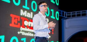 Axel Jutoran es consultor y speaker en inteligencia artificial aplicada a negocios.