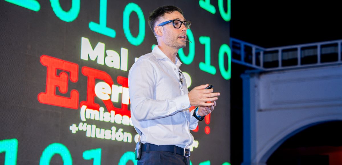 Axel Jutoran es consultor y speaker en inteligencia artificial aplicada a negocios.