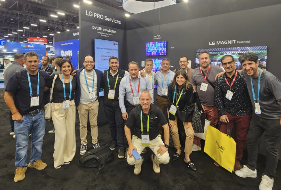 Equipo de LG en InfoComm 2026
